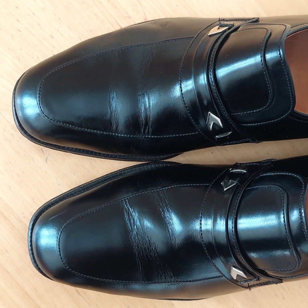 Black Leather Slip-On Men’s Dress Loafers - Picture 10 of 16